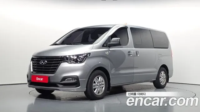 Hyundai Starex 2021 — photo 1