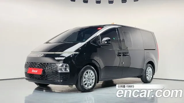 Hyundai Staria 2025 — photo 1