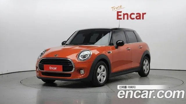 Mini Cooper 2019 — photo 1