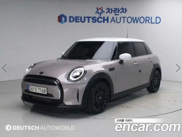 Mini Cooper 2024 — photo 1