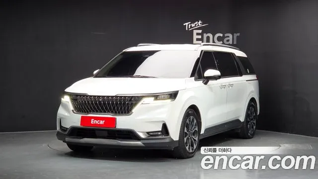 Kia Canival 2023 — photo 1