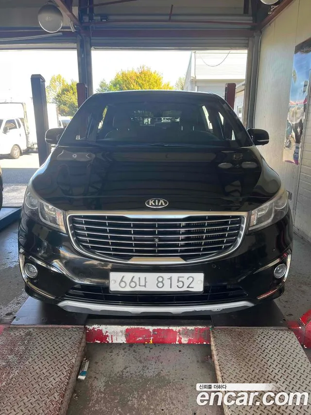 Kia Canival 2015 — photo 1