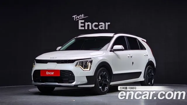 Kia Niro 2023 — photo 1