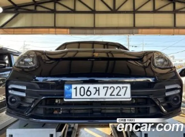 Porsche Panamera 2022 — photo 1