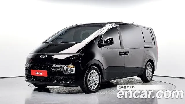 Hyundai Staria 2022 — photo 1