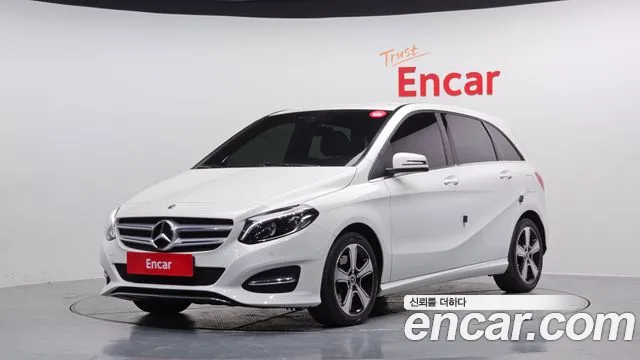 Mercedes-Benz B-Class 2018 — photo 1