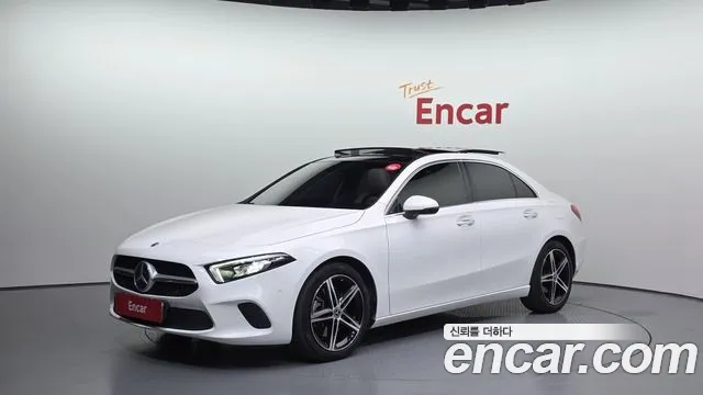 Mercedes-Benz A-Class 2020 — photo 1