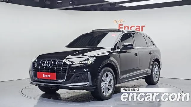Audi Q7 2022 — photo 1