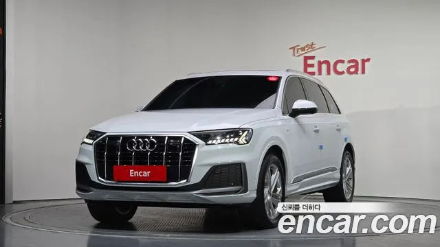 Audi Q7 2022 — photo 1