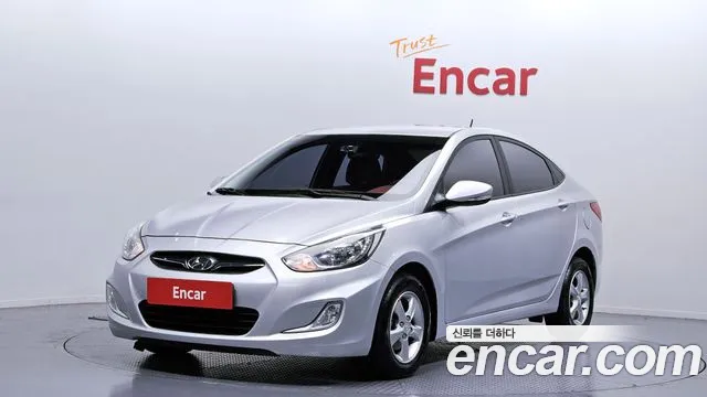 Hyundai Accent 2012 — photo 1