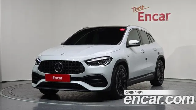 Mercedes-Benz GLA-Class 2023 — photo 1