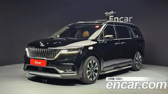 Kia Canival 2021 — photo 1