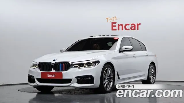 BMW 5-Series 2017 — photo 1