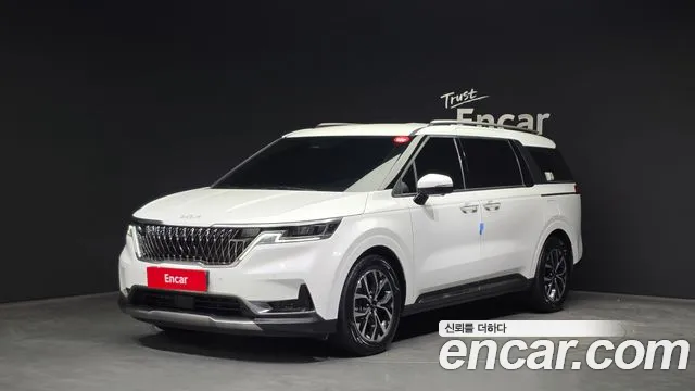 Kia Canival 2023 — photo 1