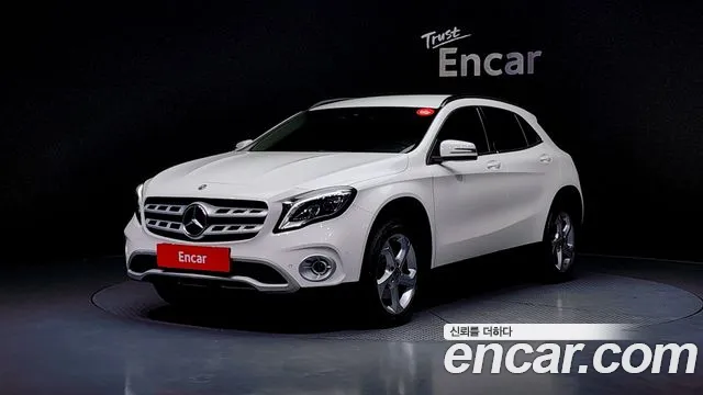 Mercedes-Benz GLA-Class 2019 — photo 1