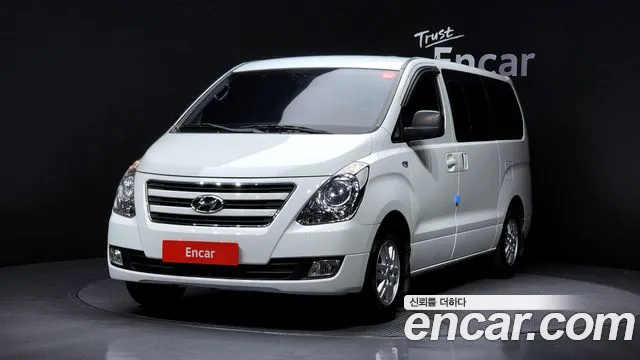 Hyundai Starex 2018 — photo 1