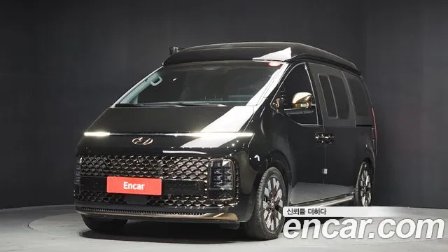 Hyundai Staria 2023 — photo 1