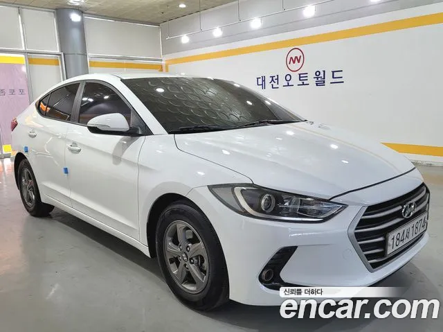 Hyundai AVANTE 2017 — photo 1