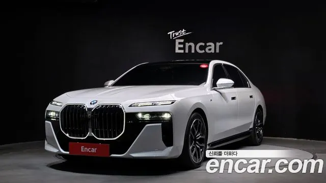 BMW 7-Series 2024 — photo 1