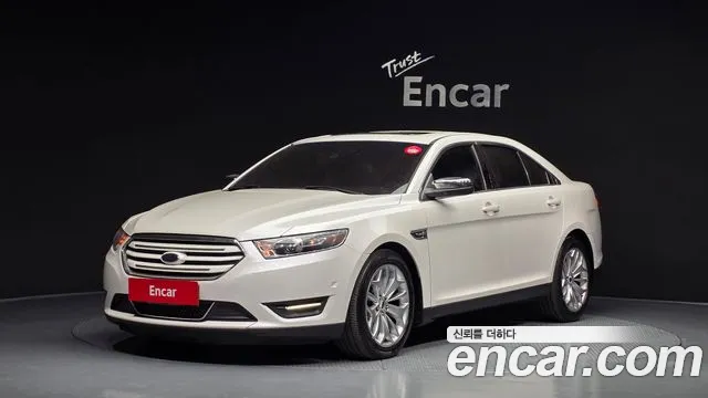 Ford Taurus 2017 — photo 1