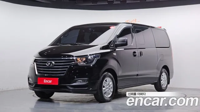 Hyundai Starex 2019 — photo 1