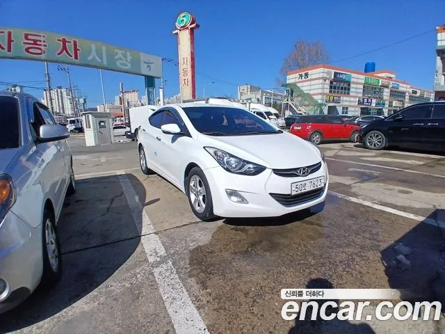 Hyundai AVANTE 2012 — photo 1