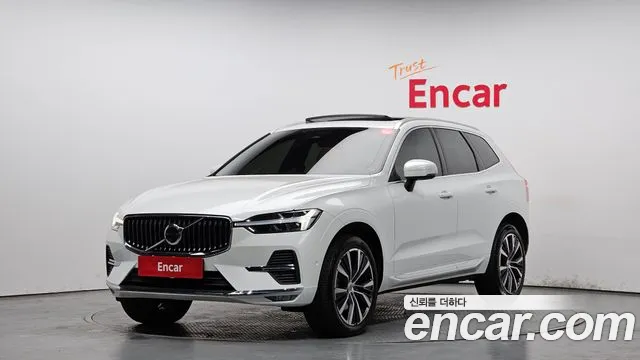 Volvo XC60 2022 — photo 1
