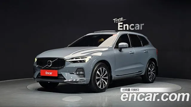 Volvo XC60 2023 — photo 1