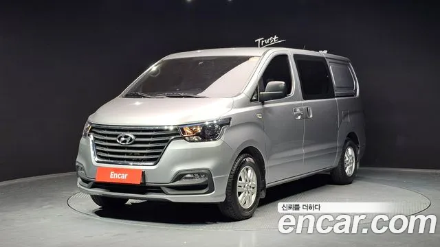 Hyundai Starex 2021 — photo 1
