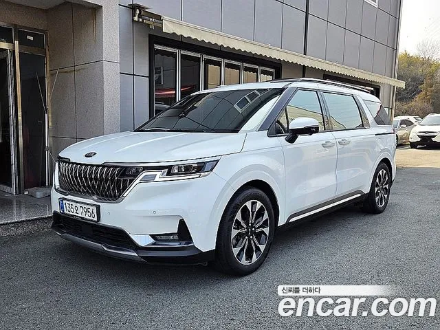 Kia Canival 2021 — photo 1