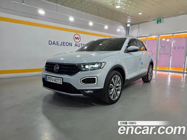 Volkswagen T-Roc 2021 — photo 1