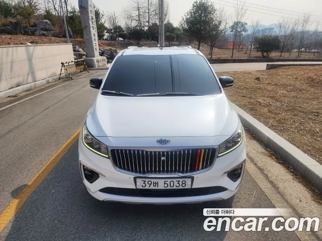 Kia Canival 2019 — photo 1