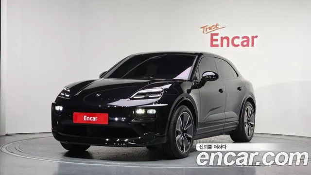 Porsche Macan 2025 — photo 1