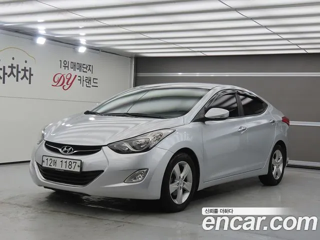 Hyundai AVANTE 2013 — photo 1