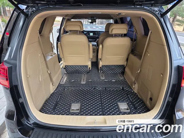 Kia Canival 2019 — photo 1