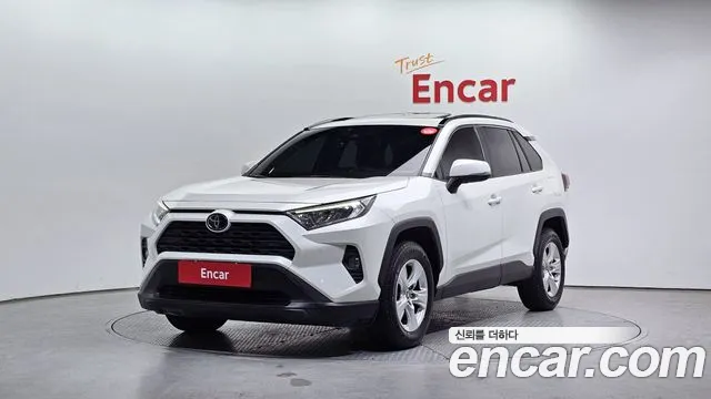 Toyota RAV4 2019 — photo 1