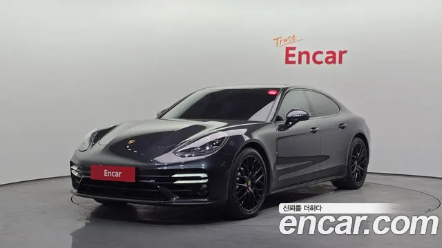 Porsche Panamera 2022 — photo 1