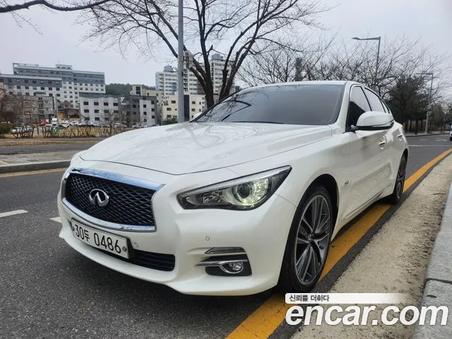Infiniti Q50 2016 — photo 1