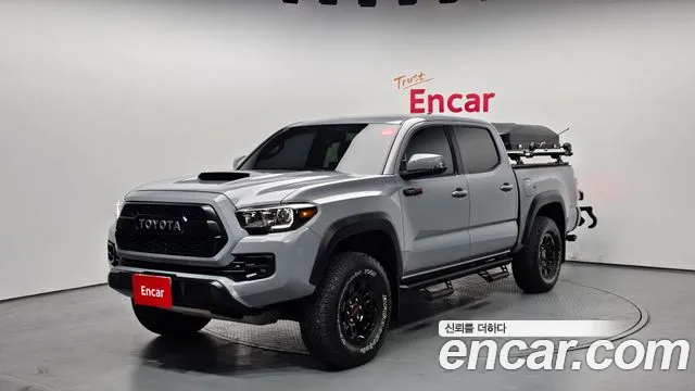 Toyota Tacoma 2017 — photo 1