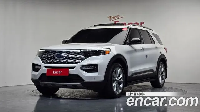 Ford Explorer 2023 — photo 1