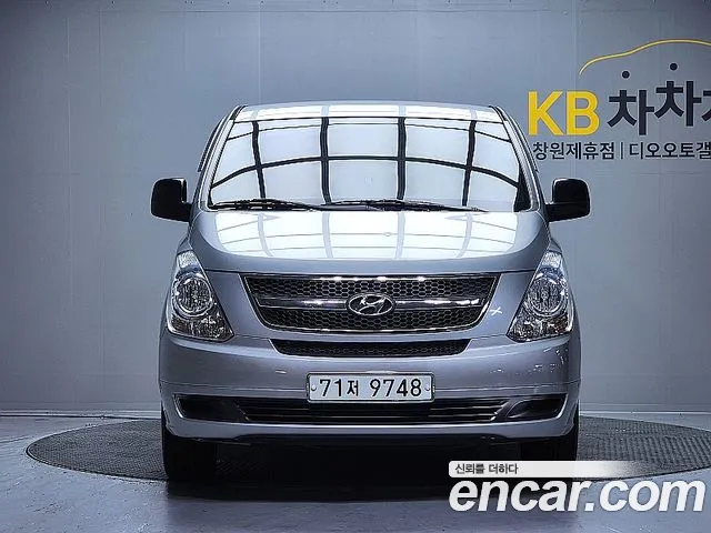 Hyundai Starex 2015 — photo 1