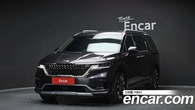 Kia Canival 2021 — photo 1