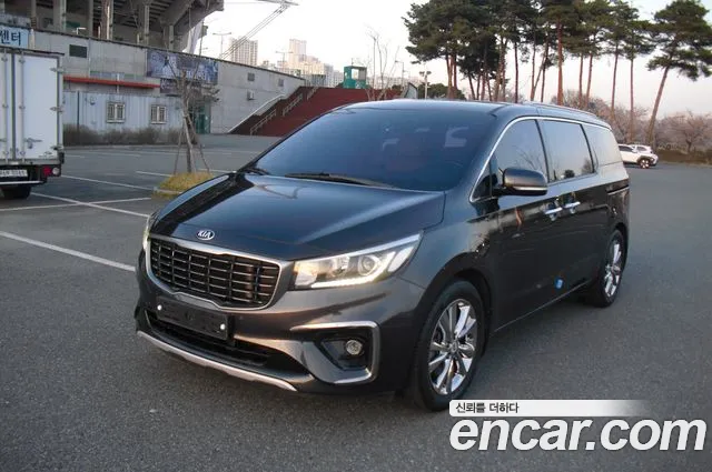 Kia Canival 2019 — photo 1