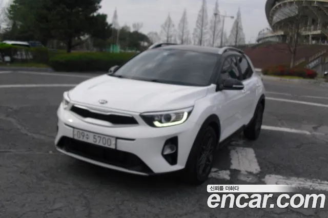 Kia Stonic 2018 — photo 1