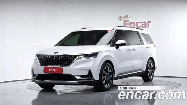 Kia Canival 2021 — photo 1