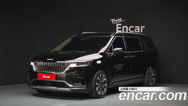 Kia Canival 2023 — photo 1