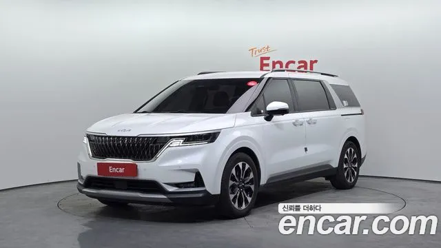 Kia Canival 2023 — photo 1