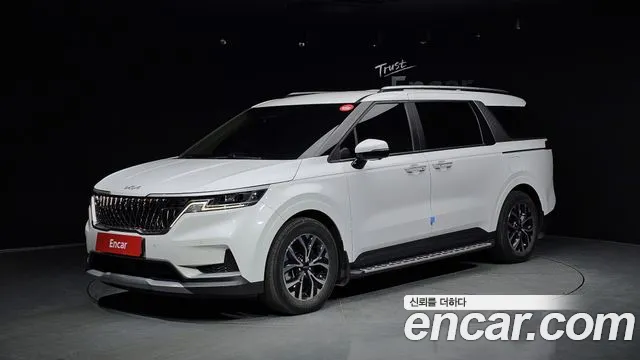 Kia Canival 2022 — photo 1