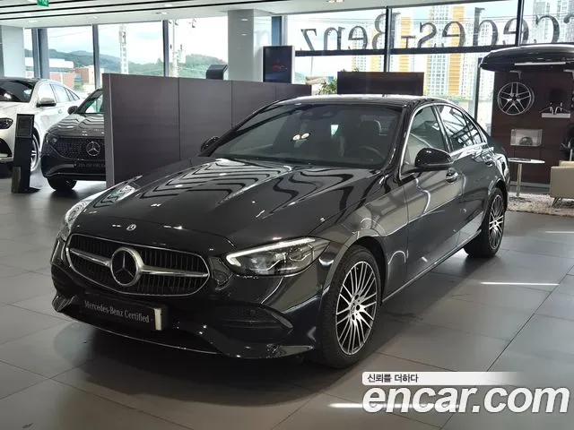 Mercedes-Benz C-Class 2025 — photo 1