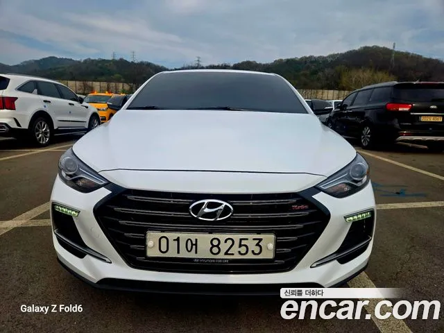 Hyundai AVANTE 2018 — photo 1